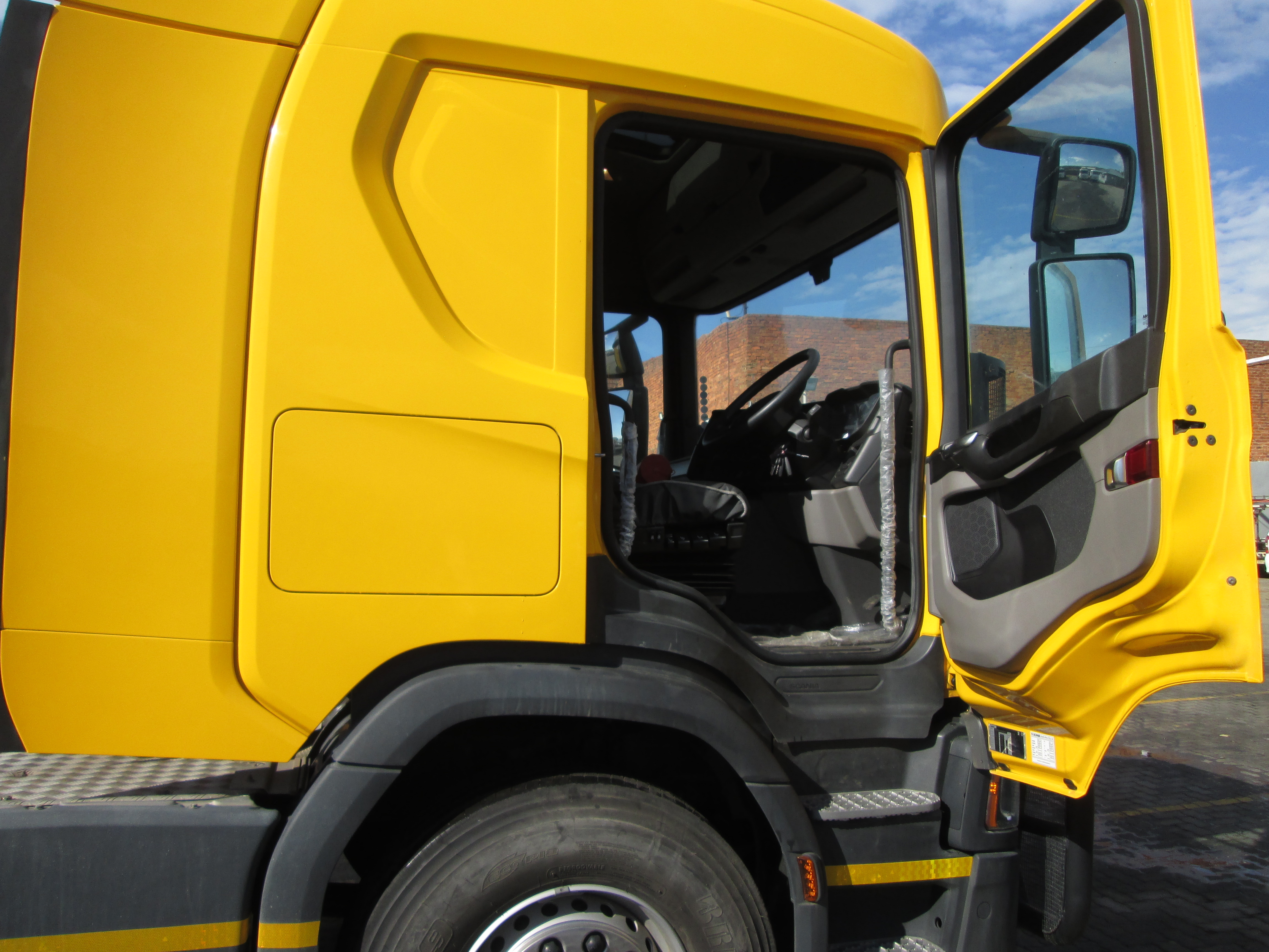 2023 Scania P410 Truck Tractor 72KM - Image 13