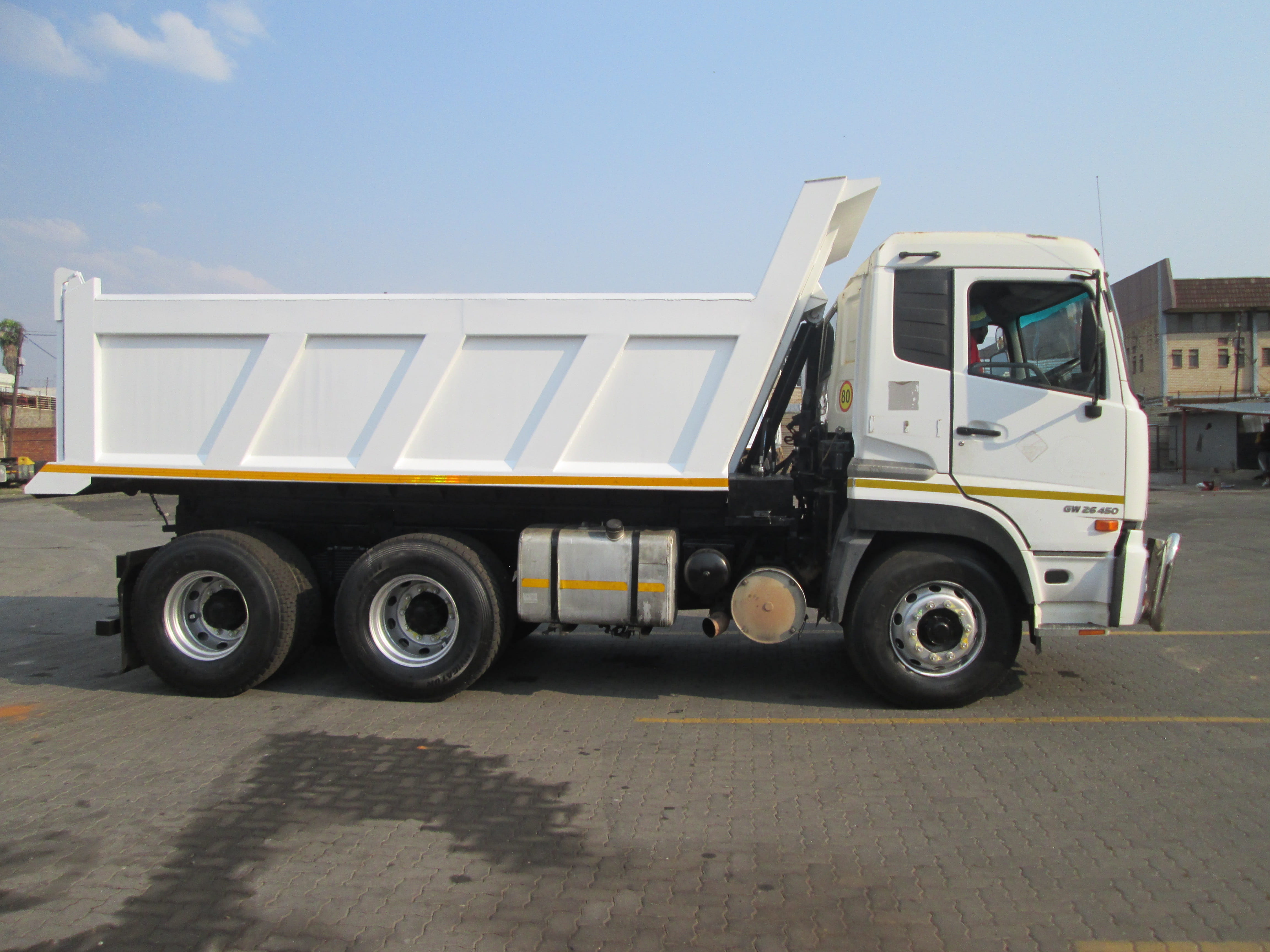 2018 UD QUON GW26-450 10 CUBE TIPPER 406565KM - Image 8
