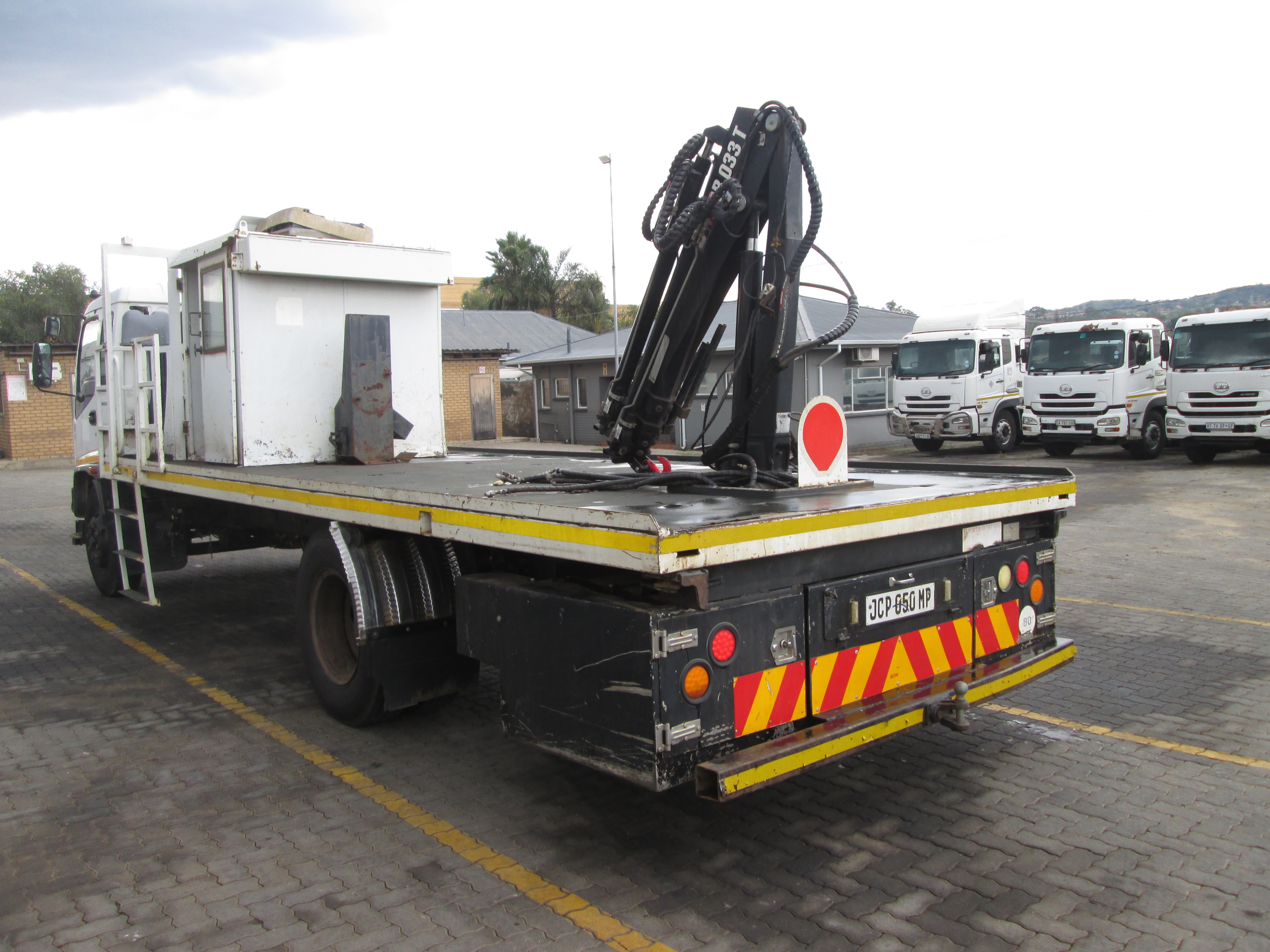 2012 ISUZU FSR700 7TON FLATDECK WITH 033T HIAB CRANE - 105296KM - Image 5