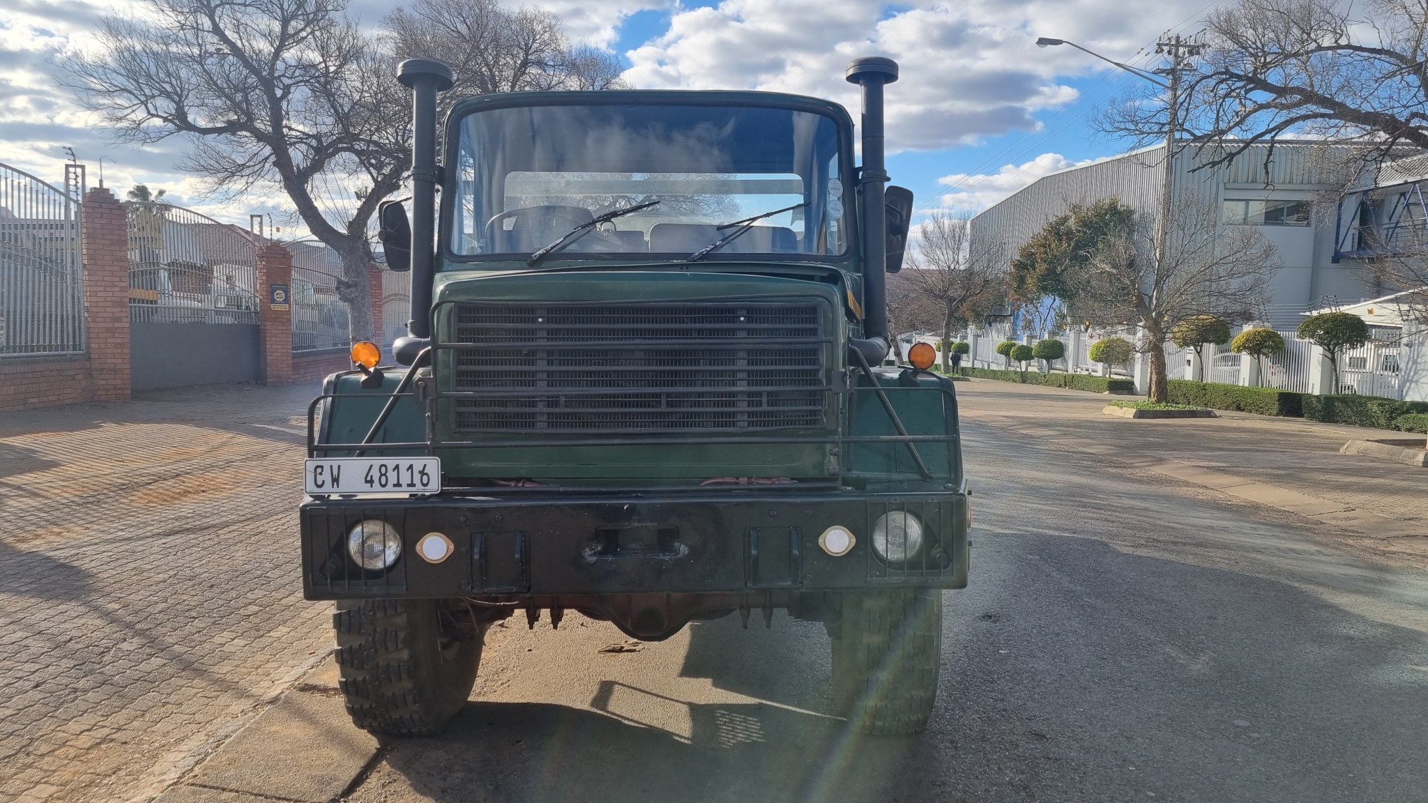 1981 SAMIL 50 4X4 FLATDECK WITH THE WATER TANKS - Image 2