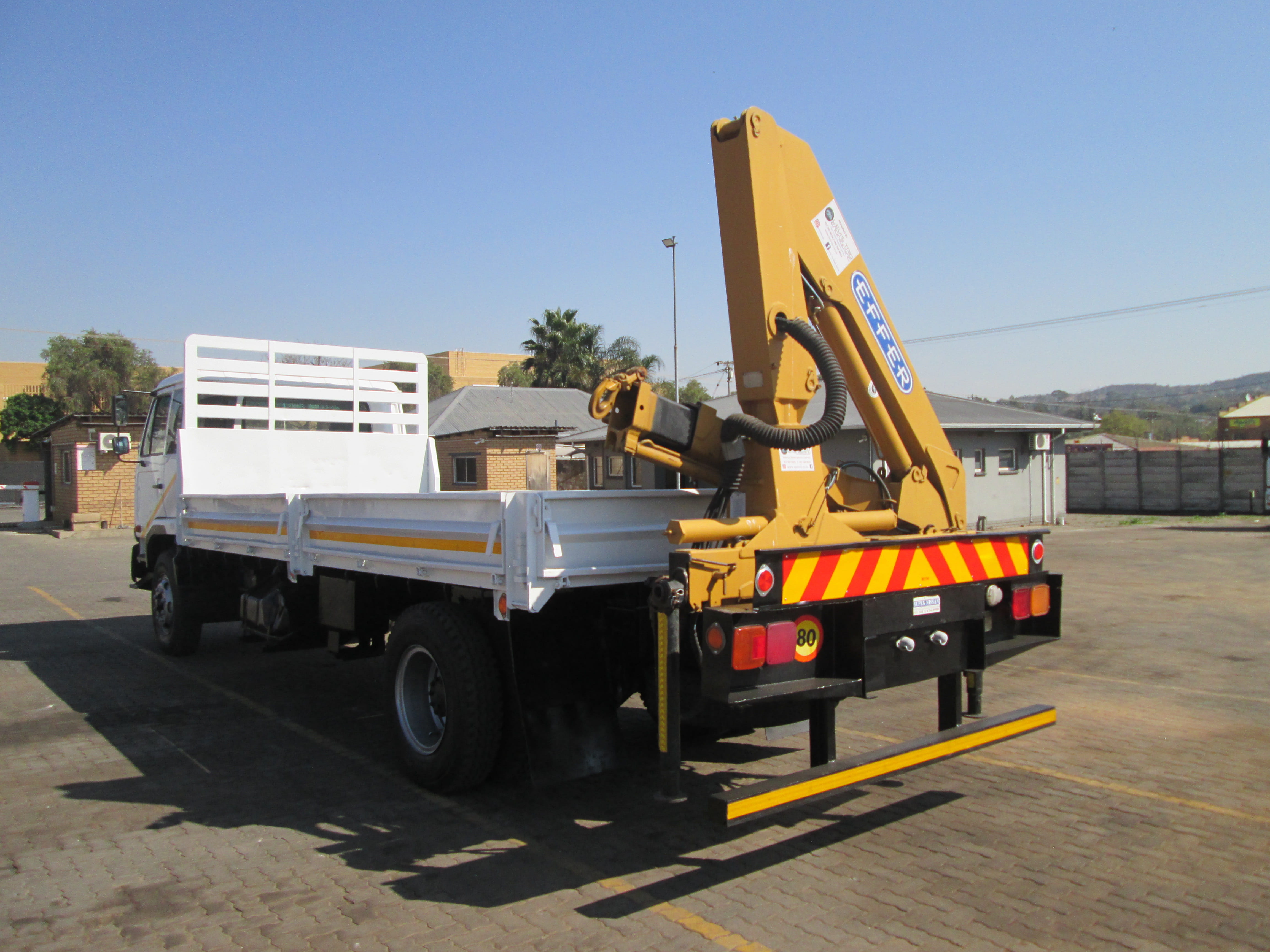 2000 UD80 8TON DROPSIDE WITH EFFER 75 CRANE - 138660KM - Image 5