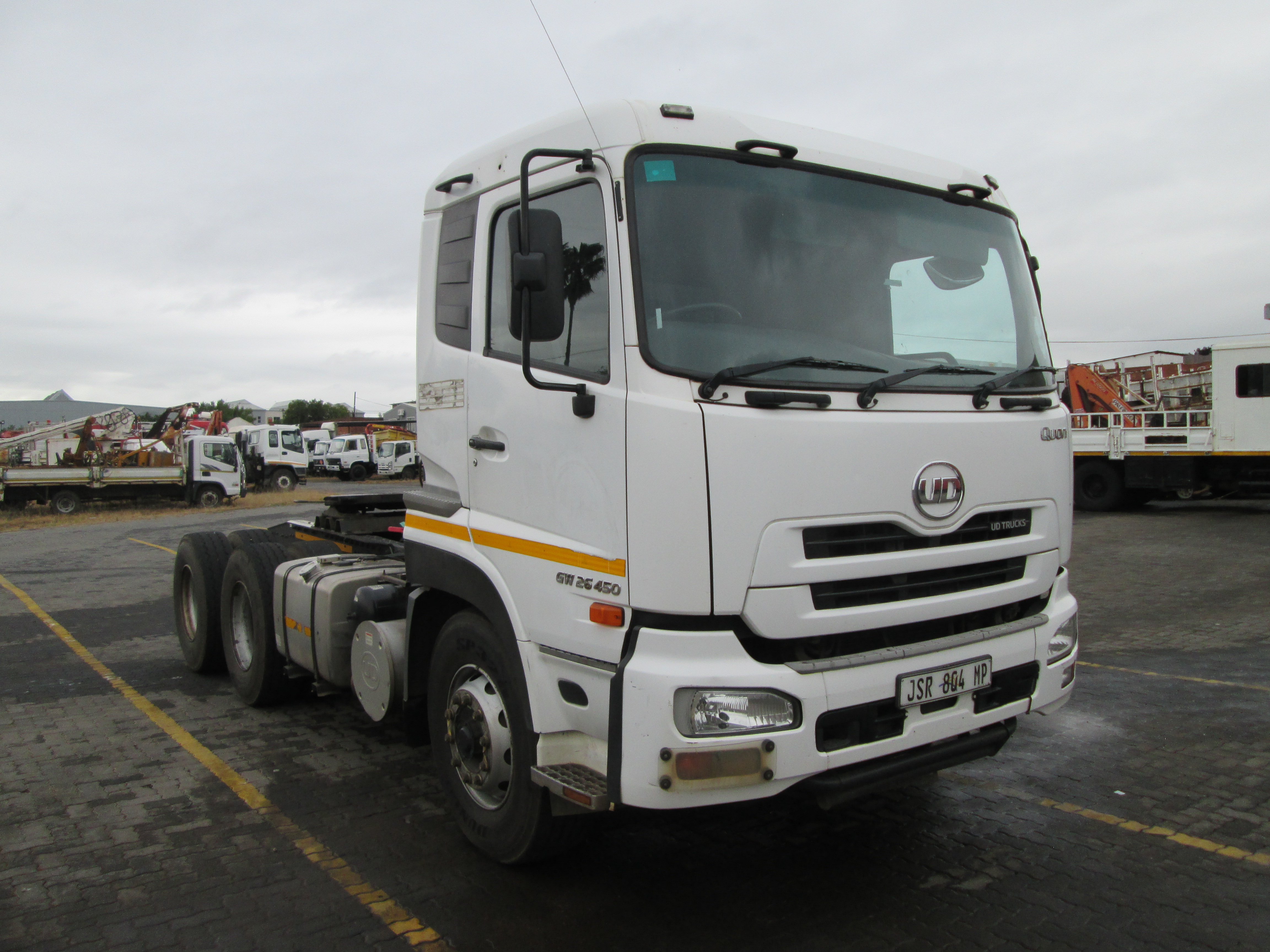 2019 UD QUON GW26-450 TRUCK TRACTOR 279924KM - Image 1
