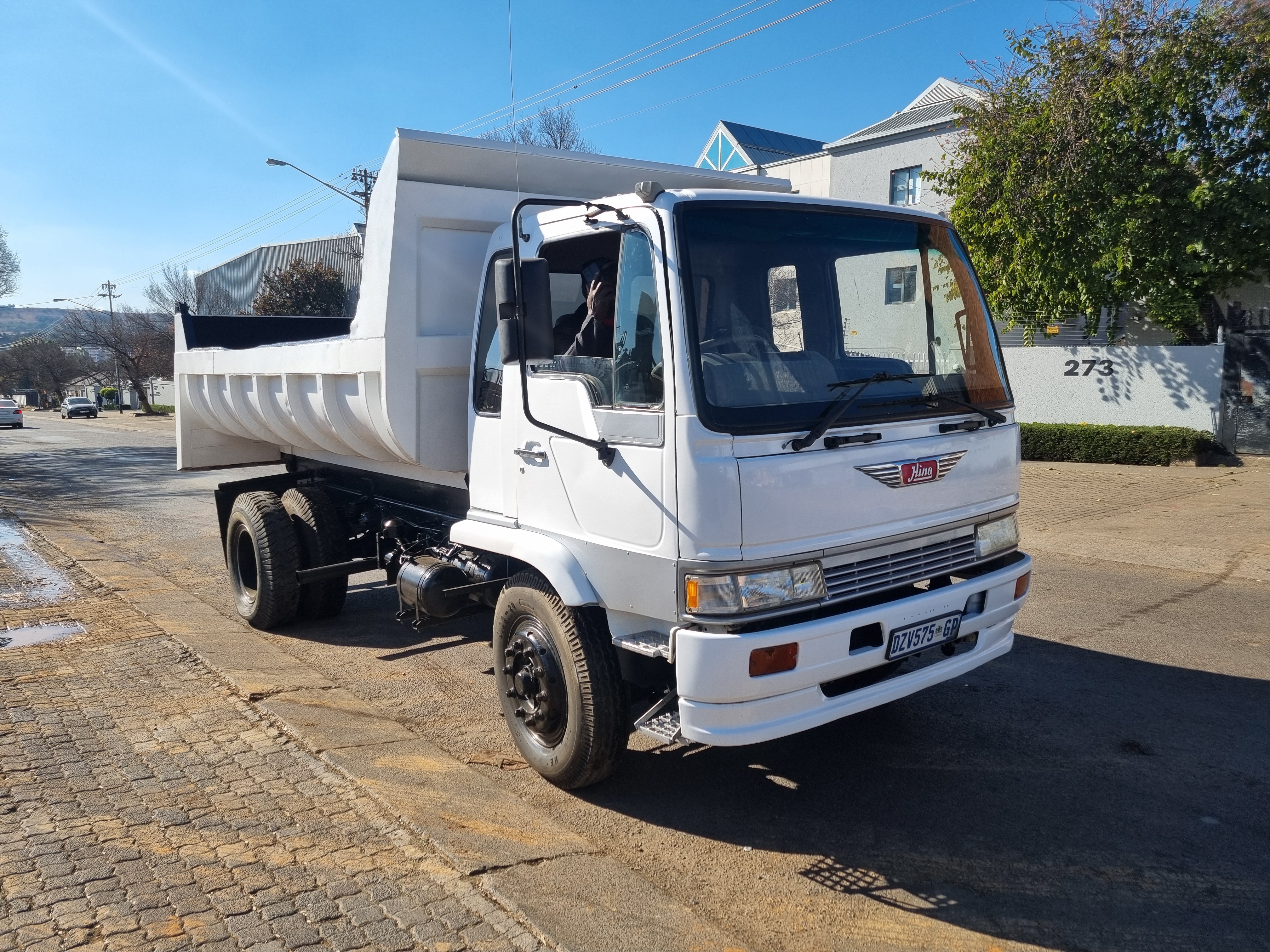 1998 HINO 14.143 6CUBE TIPPER - 224683KM - Image 1