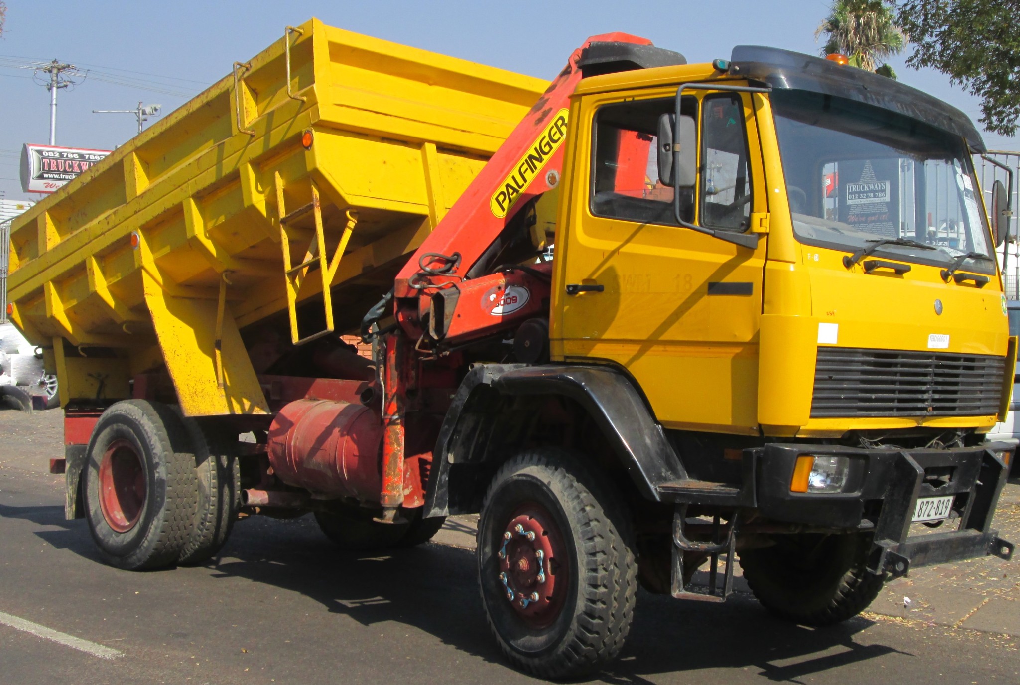 1996 MERCEDES BENZ 1617 8TON WITH PALFINGER PE8000 CRANE AND GRAB 4X4 TIPPER
